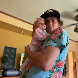 Meet your Posher, Travis